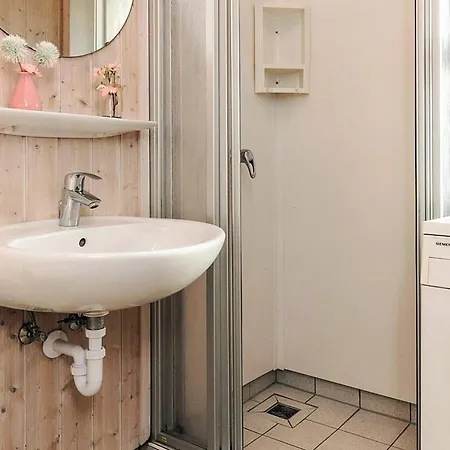 4 Star In Ottendorf *