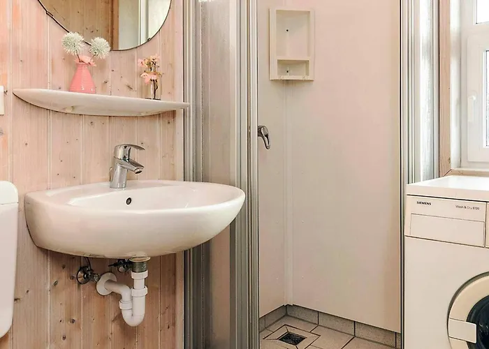 4 Star In Ottendorf Feriehus